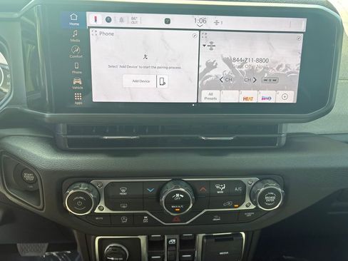 New 2025 Jeep Gladiator Sport image 20