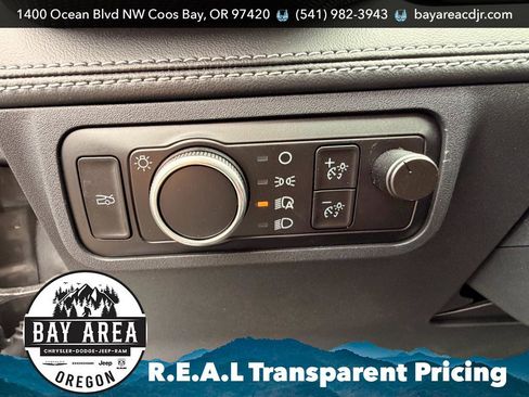 Used 2025 Ford Mustang Premium RWD image 13