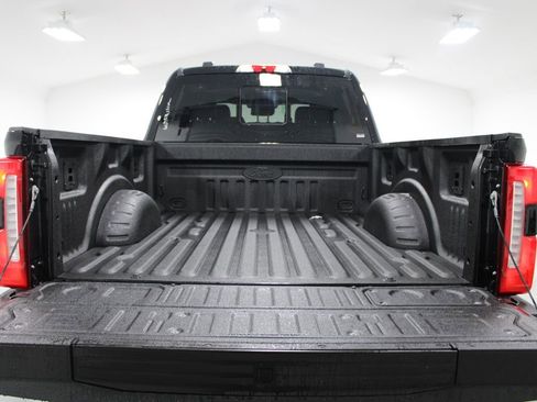 New 2026 Ford F250 Lariat w/ Black Appearance Package image 17
