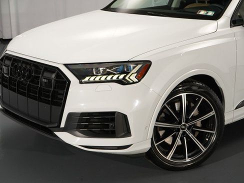 Used 2023 Audi Q7 3.0T Prestige AWD/4WD image 5