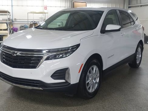 Used 2024 Chevrolet Equinox LT FWD image 3