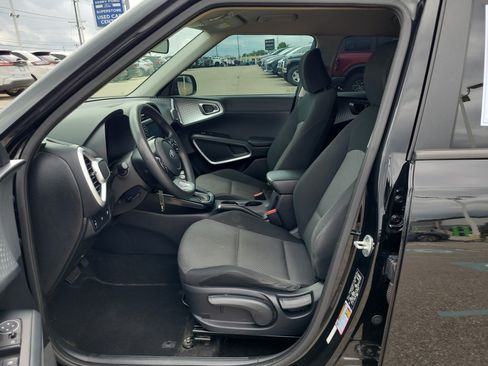 Used 2020 Kia Soul LX FWD image 15