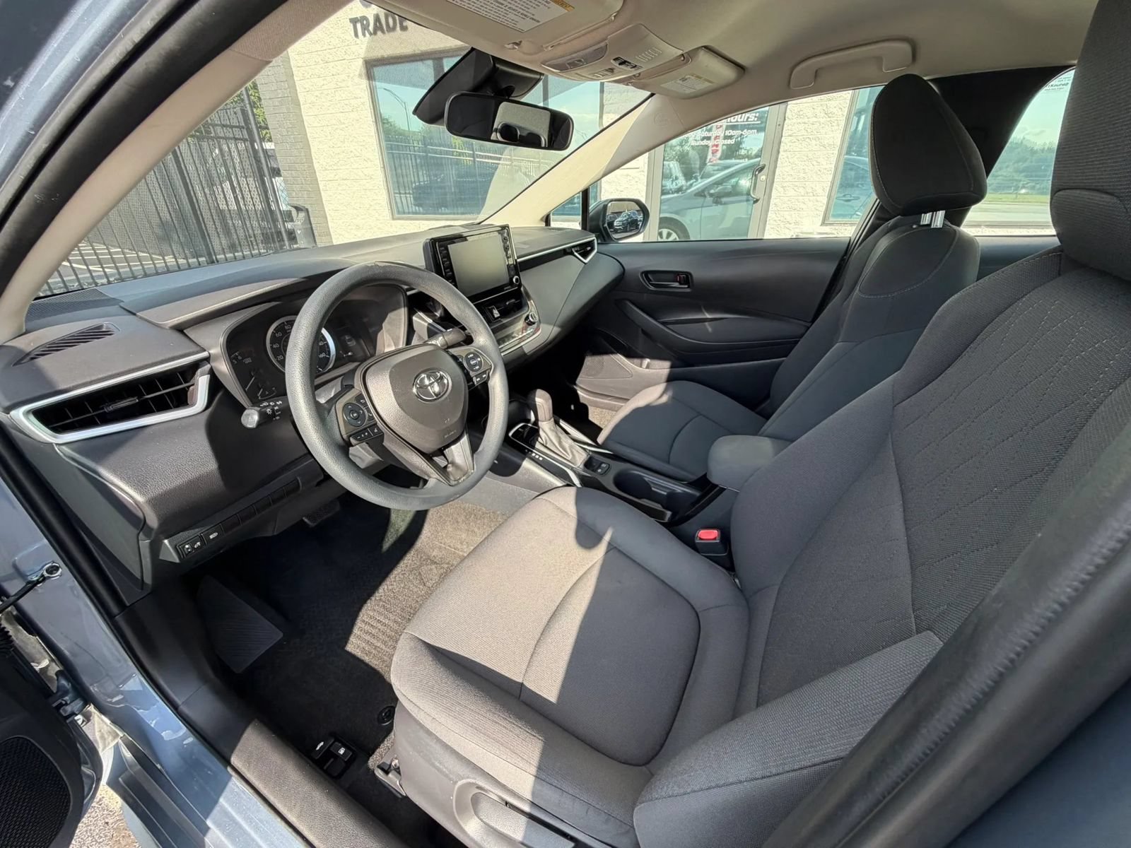 Used 2022 Toyota Corolla LE FWD image 43