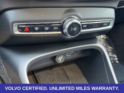 Certified 2026 Volvo XC40 B5 Plus AWD/4WD image 22