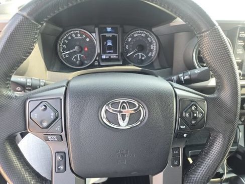 Used 2021 Toyota Tacoma TRD Off-Road AWD/4WD image 9
