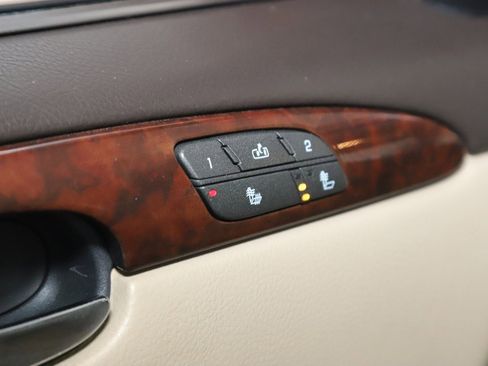 Used 2009 Buick Lucerne CXL w/ Driver Confidence Package image 21