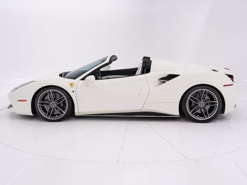 Used 2018 Ferrari 488 Spider RWD image 2