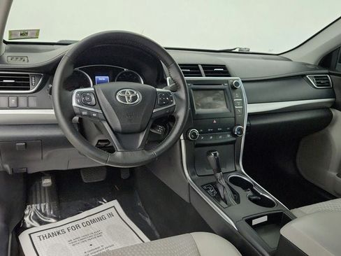 Used 2015 Toyota Camry SE FWD image 12