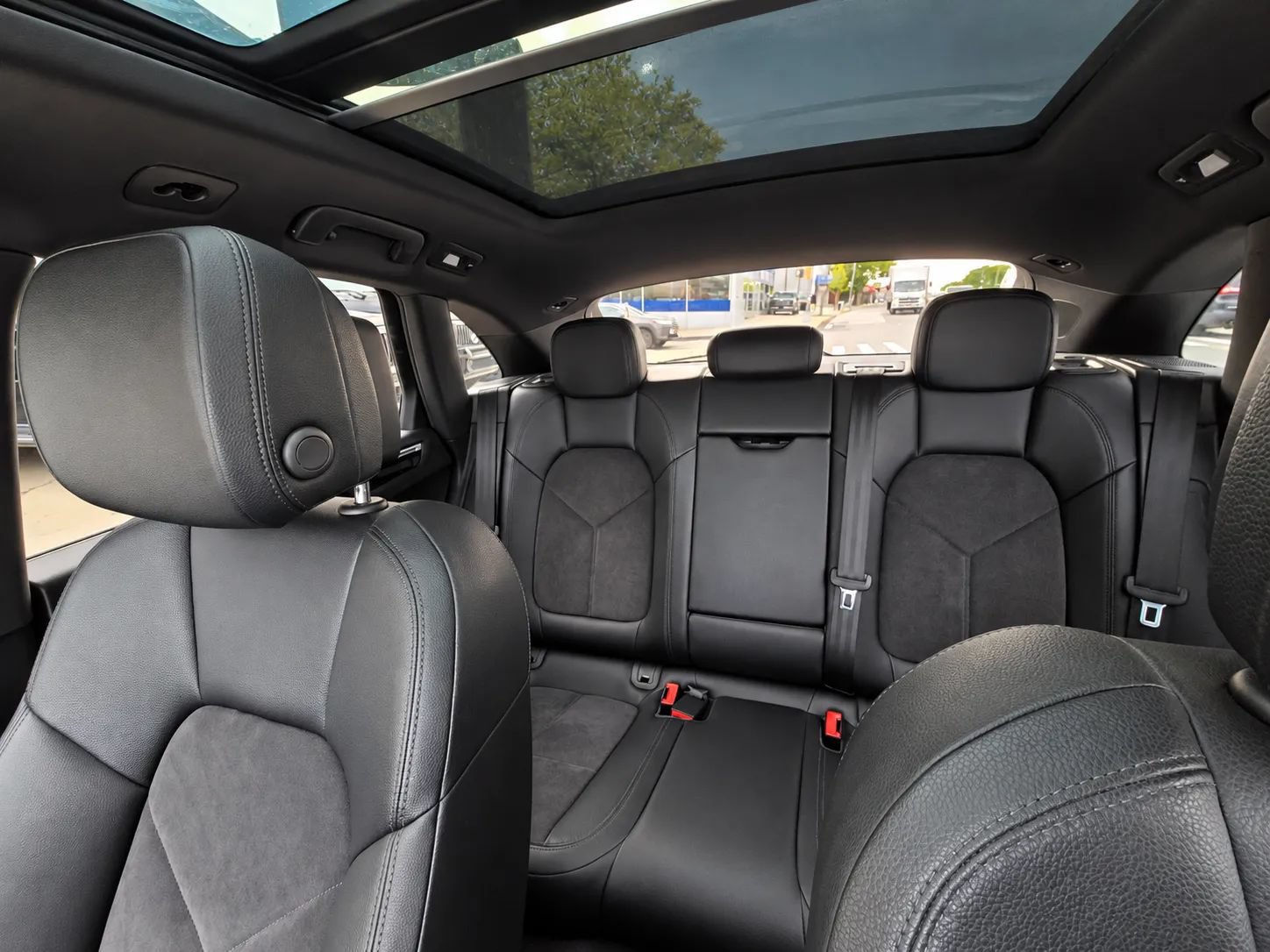 Used 2017 Porsche Macan AWD/4WD image 58