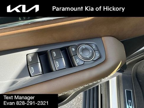 Used 2025 GMC Yukon XL Denali Ultimate image 6