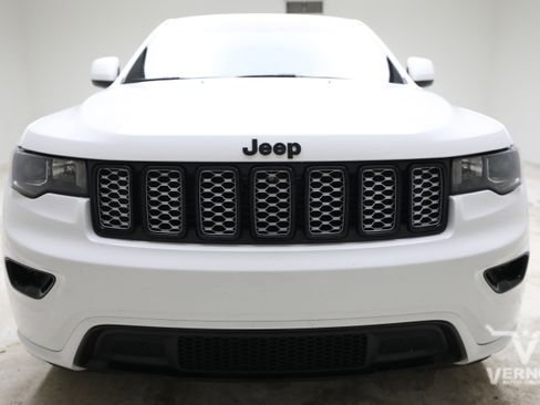 Used 2021 Jeep Grand Cherokee Laredo X AWD/4WD image 8
