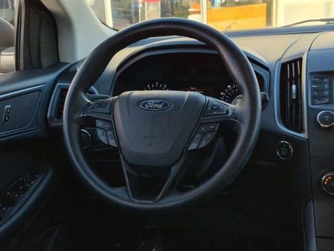 Used 2019 Ford Edge SE image 19