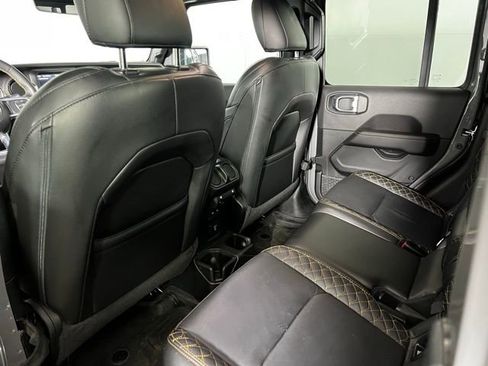 Used 2023 Jeep Gladiator Overland image 10