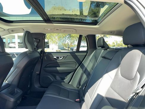 Certified 2025 Volvo V60 B5 Cross Country Plus image 15