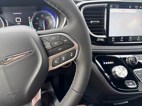 New 2026 Chrysler Pacifica Select image 22