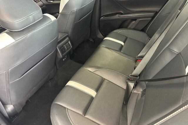 Used 2025 Toyota Camry SE FWD image 14