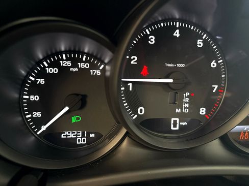 Used 2022 Porsche Macan Base image 17