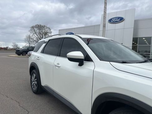 Used 2023 Nissan Pathfinder SL image 7