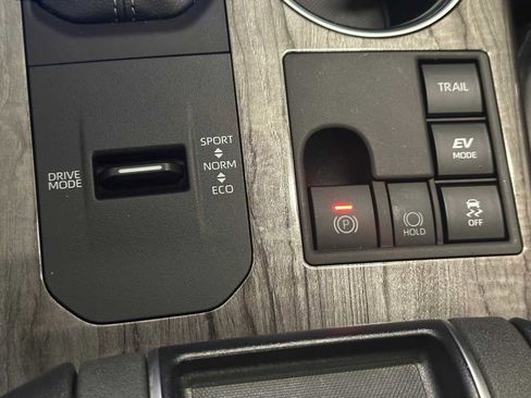 Certified 2025 Toyota Highlander Platinum image 15