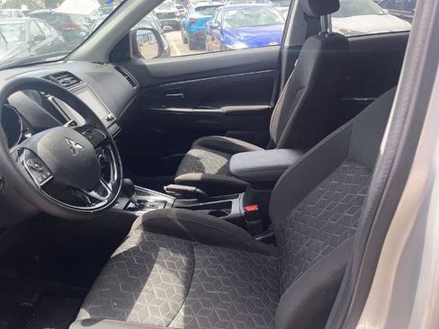 Used 2025 Mitsubishi Outlander Sport LE AWD/4WD image 10