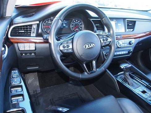 Used 2019 Kia Cadenza Technology image 15