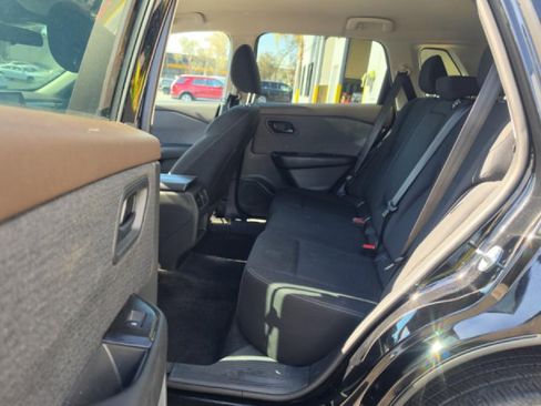 Used 2023 Nissan Rogue S AWD/4WD image 5