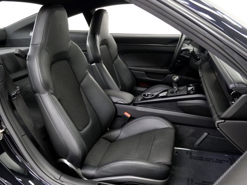 Used 2022 Porsche 911 GT3 RWD image 25