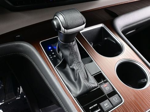 Used 2024 Toyota Sienna XLE image 23