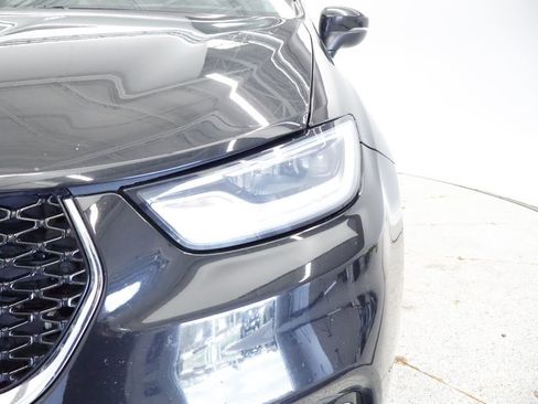 Certified 2023 Chrysler Pacifica Touring-L FWD image 13