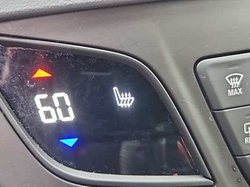 Used 2020 Buick Envision Essence FWD image 12