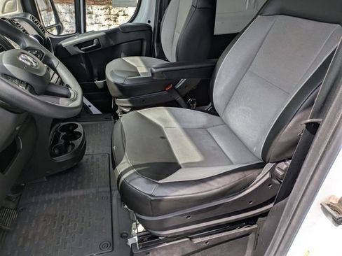 Used 2023 RAM ProMaster 2500 FWD image 13