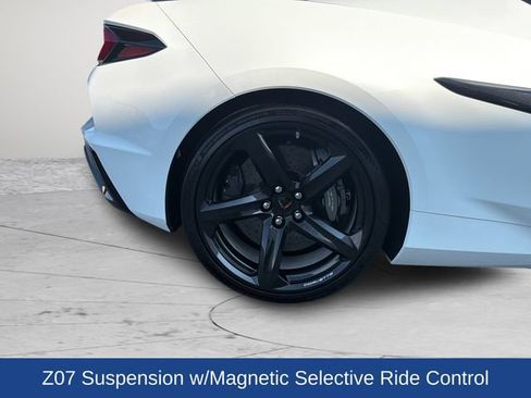 Used 2023 Chevrolet Corvette Z06 w/ Z07 Performance Package RWD image 32