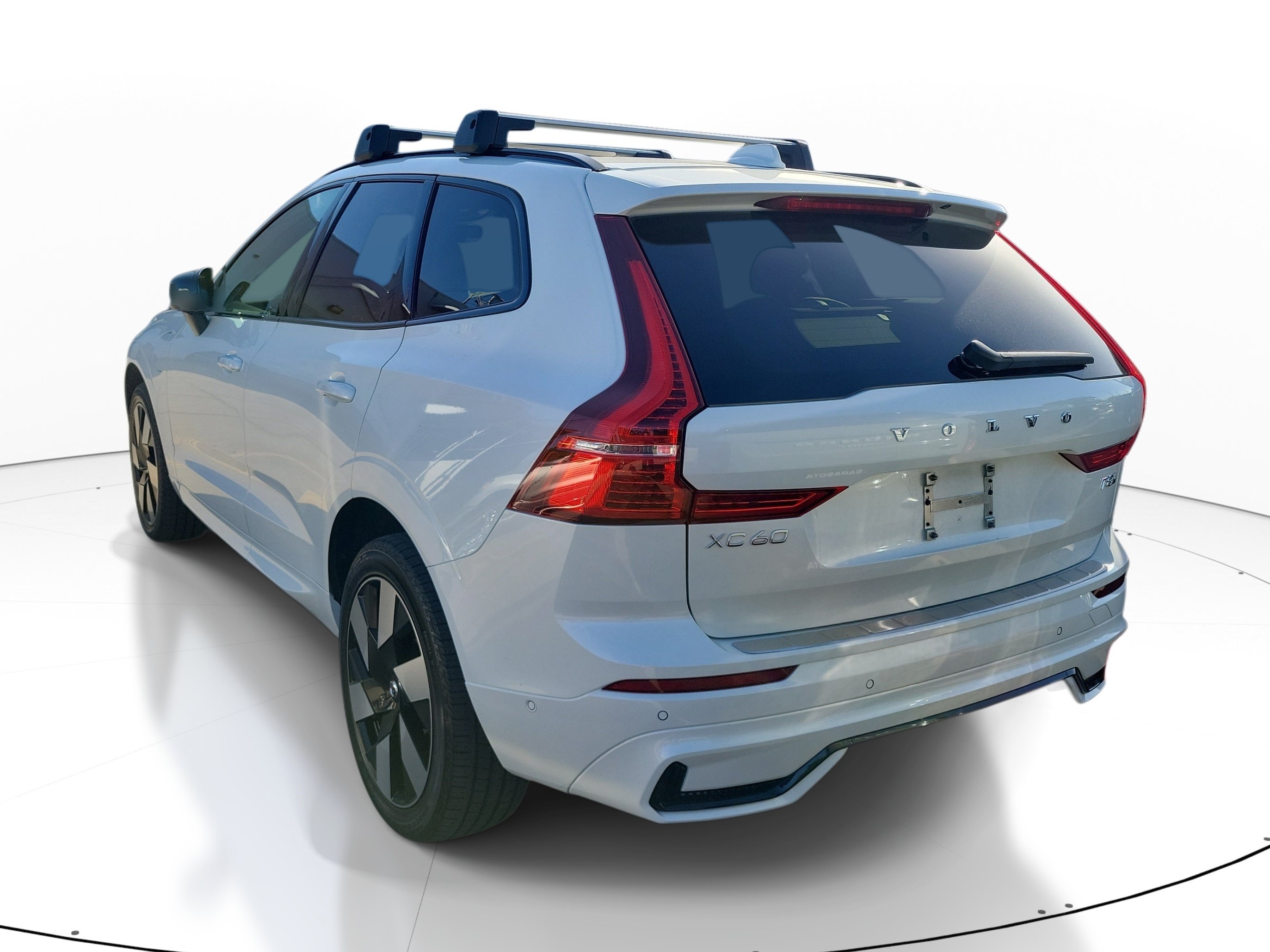 Used 2025 Volvo XC60 T8 Plus w/ Protection Package Premier AWD/4WD image 8
