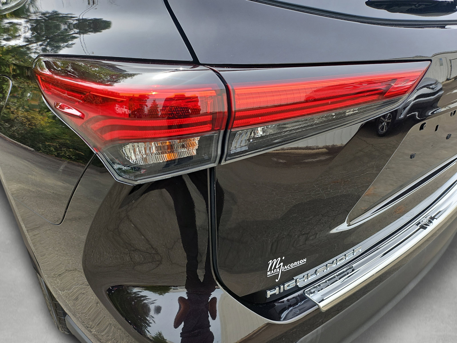 Used 2020 Toyota Highlander XLE FWD image 20