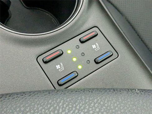 Certified 2021 Toyota Camry XSE w/ Navigation Package image 20