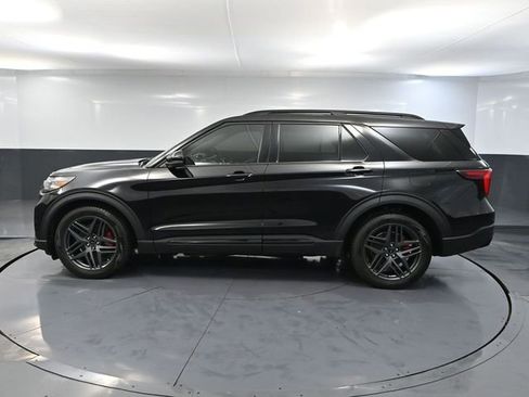 Used 2025 Ford Explorer ST image 9