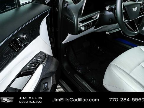 Certified 2024 Cadillac Lyriq Sport RWD image 8