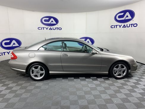 Used 2004 Mercedes-Benz CLK 500 Coupe image 2