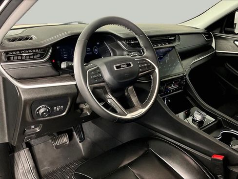 Used 2023 Jeep Grand Cherokee L Limited RWD image 16