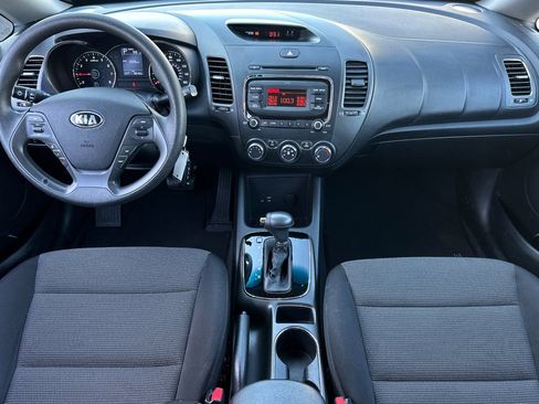 Used 2017 Kia Forte LX image 13