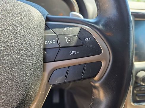 Used 2015 Jeep Grand Cherokee Limited AWD/4WD image 7