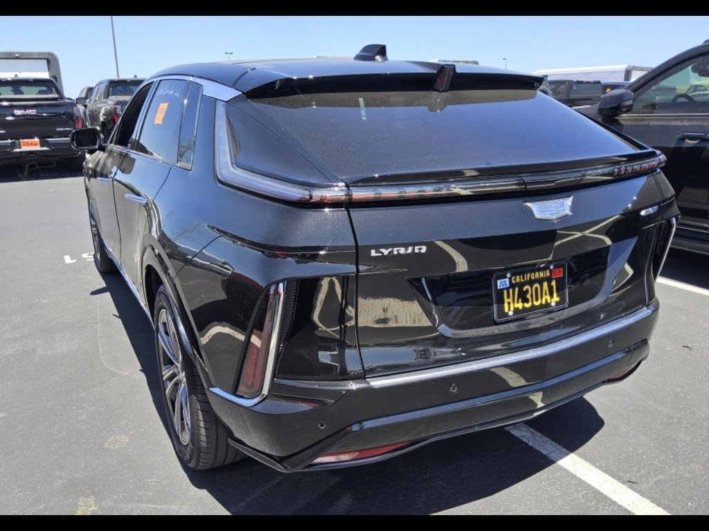 Used 2024 Cadillac Lyriq Luxury RWD image 4