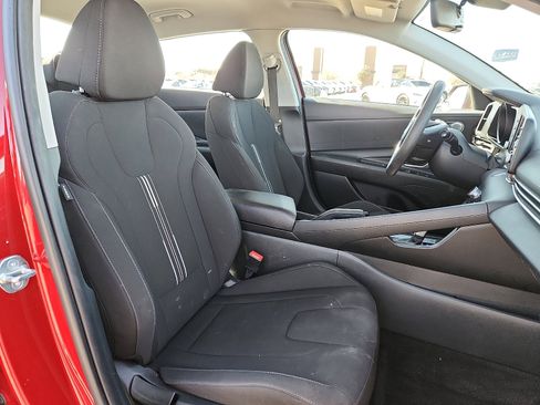 Used 2023 Hyundai Elantra SEL image 15
