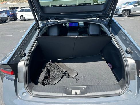 Used 2023 Toyota Prius Limited FWD image 5