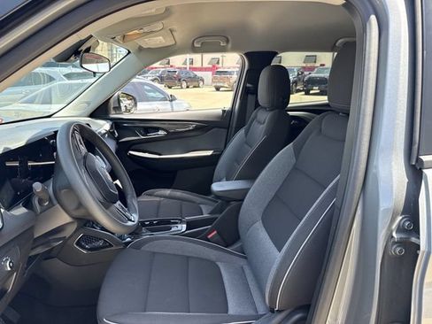 Used 2025 Chevrolet TrailBlazer LT FWD image 26