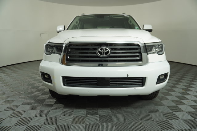 Used 2019 Toyota Sequoia SR5 AWD/4WD image 2