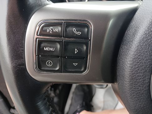 Used 2018 Jeep Wrangler Unlimited Sahara AWD/4WD image 24