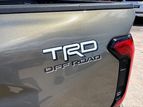 Certified 2024 Toyota Tacoma TRD Off-Road AWD/4WD image 10