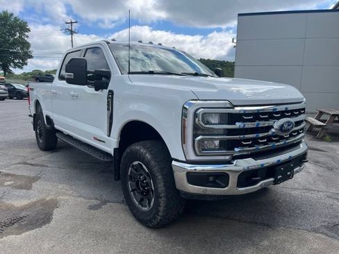 Used 2024 Ford F250 Lariat w/ Lariat Ultimate Package AWD/4WD image 3