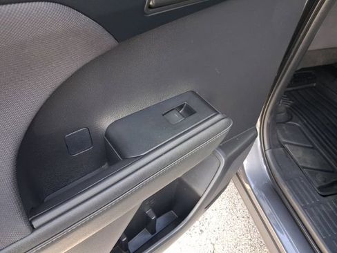 Used 2021 Toyota Highlander L FWD image 10